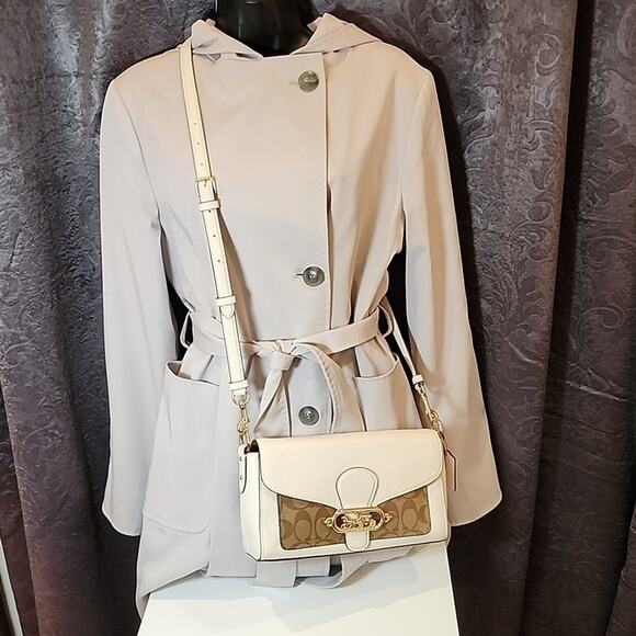 Coach Signature Canvas & White Leather Shoulder Bag – Gold Hardware.  Luxury - Picture 2 of 14